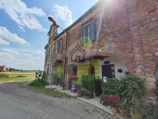Villa in vendita di 180 m² in Via Ca&apos  de&apos  Corti