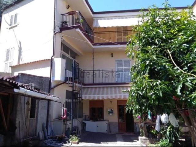 Villa in vendita di 181 m² in Via Nazionale