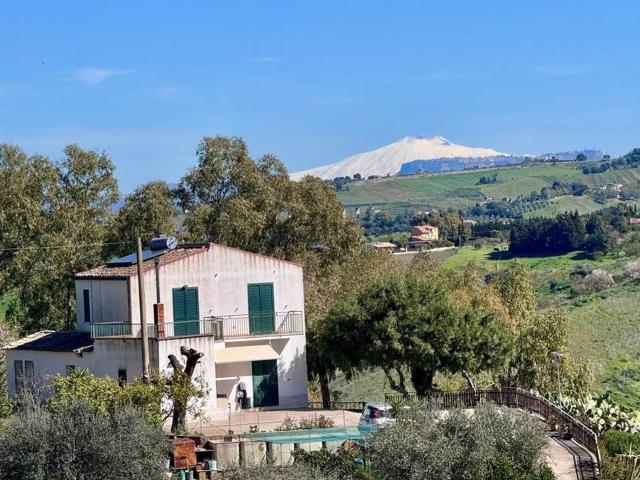 Villa in vendita di 190 m² in Strada Provinciale 42