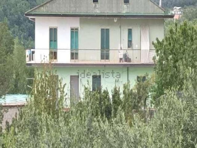 Villa in vendita di 194 m² in Via dei Canestrai, 1