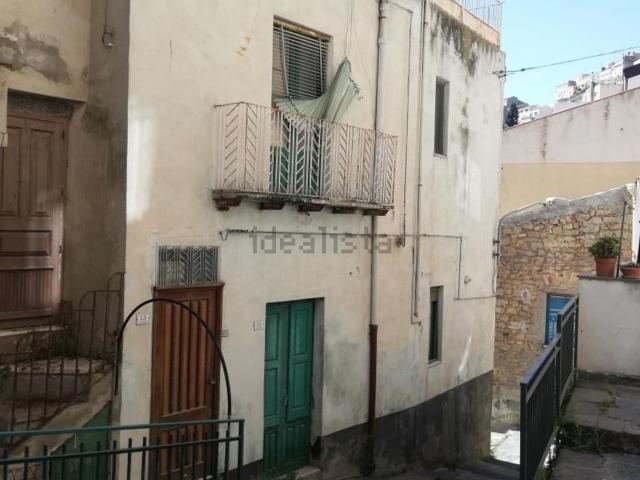 Villa in vendita di 102 m² in Via Seneca, 13