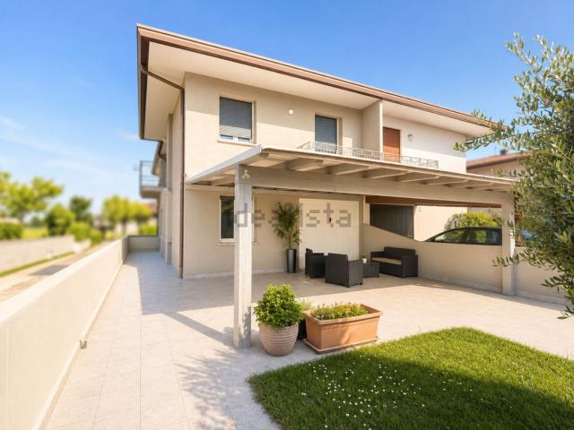 Villa in vendita di 110 m² in Via Risaie