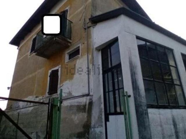 Villa in vendita di 116 m² in Via Cesare Battisti, 10