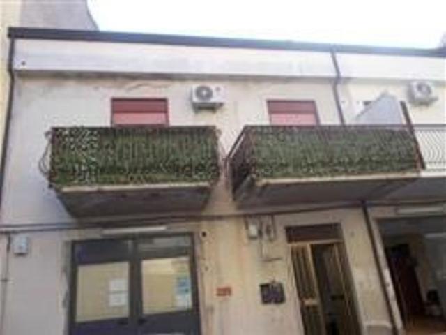 Villa in vendita di 123 m² in Largo Giacomo Leopardi, 11
