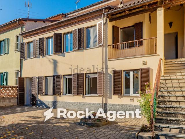 Villa in vendita di 128 m² in Via Circonvallazione, 19