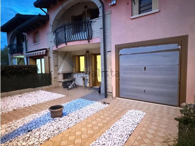 Villa in vendita di 129 m² in Via San Biagio, 36