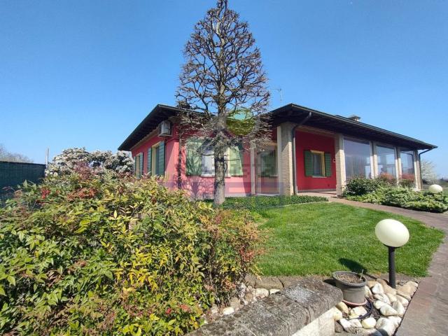 Villa in vendita di 130 m² in Via Fabbri