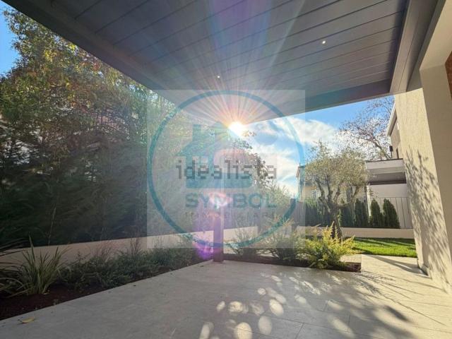 Villa in vendita di 136 m² in Via Toti dal Monte