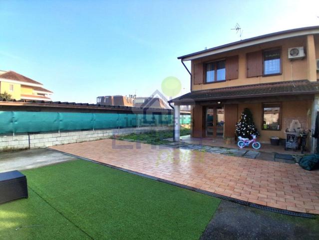 Villa in vendita di 139 m² in Via Viazzola