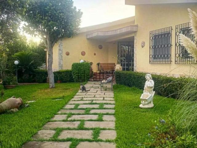 Villa in vendita di 240 m² in Strada Tremmilia, 145