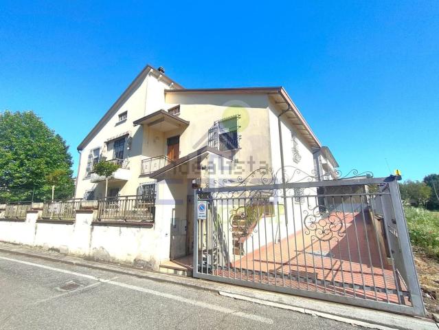 Villa in vendita di 261 m² in Via Giordano Bruno