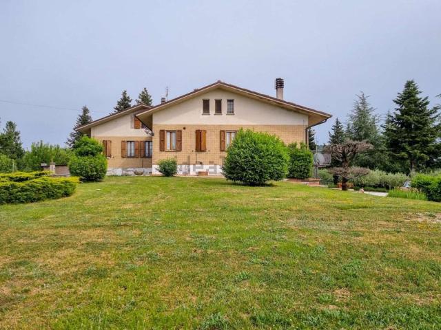 Villa in vendita di 270 m² in Strada Provinciale delle Cesane, 109
