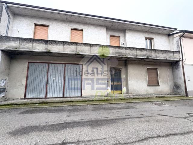 Villa in vendita di 279 m² in Via Roma