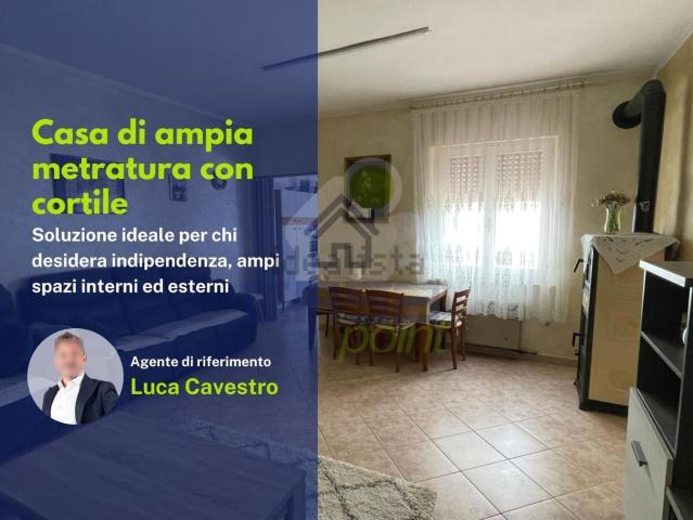 Villa in vendita di 281 m² in Via Cavour