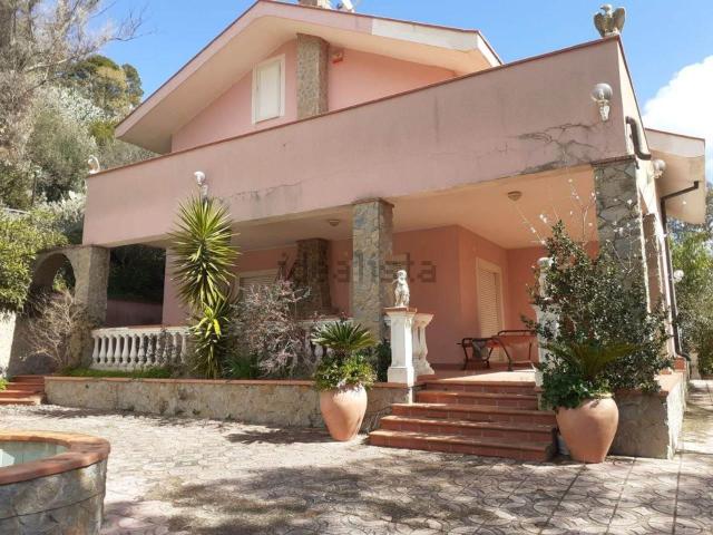 Villa in vendita di 200 m² in Strada Statale 122