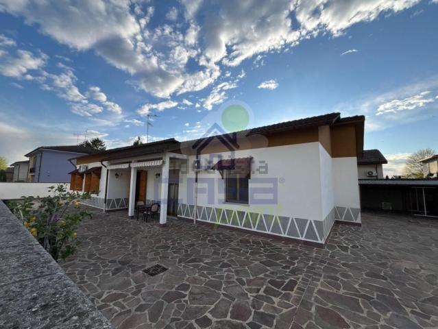 Villa in vendita di 200 m² in Via Don Minzoni