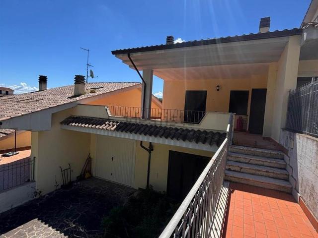 Villa in vendita di 218 m² in Via di Valle Ioro