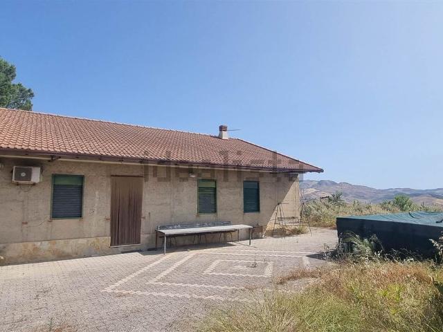 Villa in vendita di 219 m² in Vicolo Serra