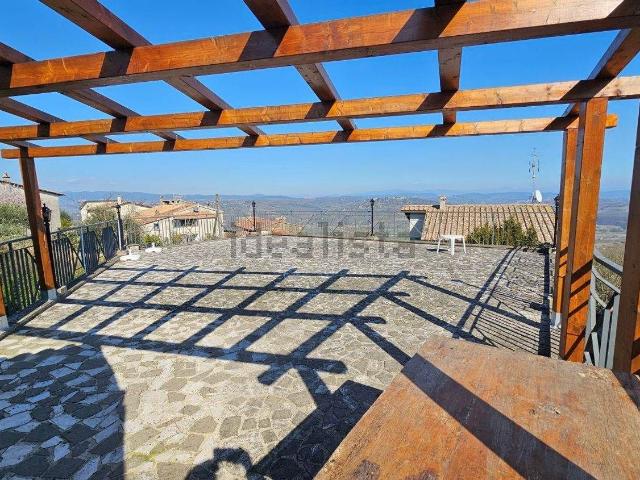 Villa in vendita di 230 m² in Via Regina Elena