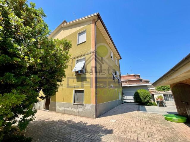 Villa in vendita di 236 m² in Via Marzabotto