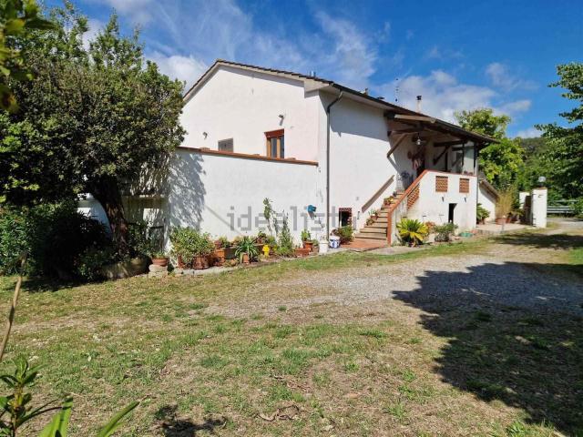 Villa in vendita di 396 m²