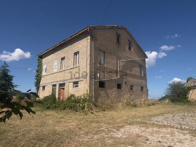 Villa in vendita di 300 m² in Contrada Chiarmonte