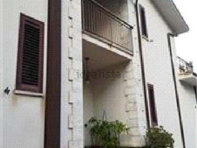 Villa in vendita di 311 m² in Contrada Sprazzi