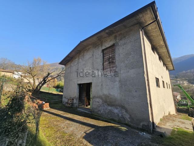 Villa in vendita di 312 m² in Via Vizzanga