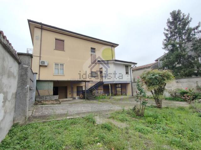 Villa in vendita di 314 m² in Via Giuseppe Garibaldi