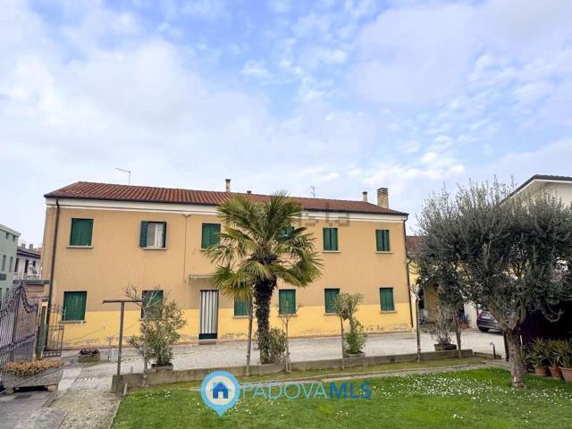 Villa in vendita di 320 m² in Via Sette Martiri