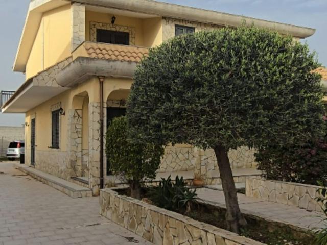 Villa in vendita di 321 m² in Via Monte Renna, 1