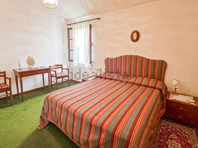 Villa in vendita di 334 m² in Via Canonici