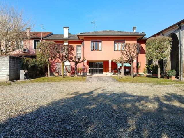 Villa in vendita di 467 m²