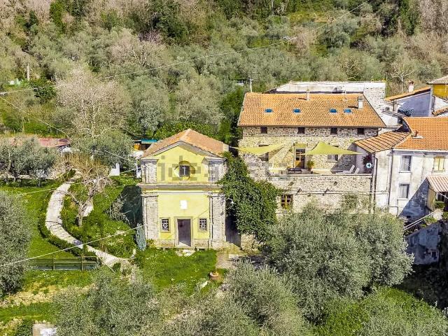 Villa in vendita di 473 m² in Via Vaggi Mura&apos
