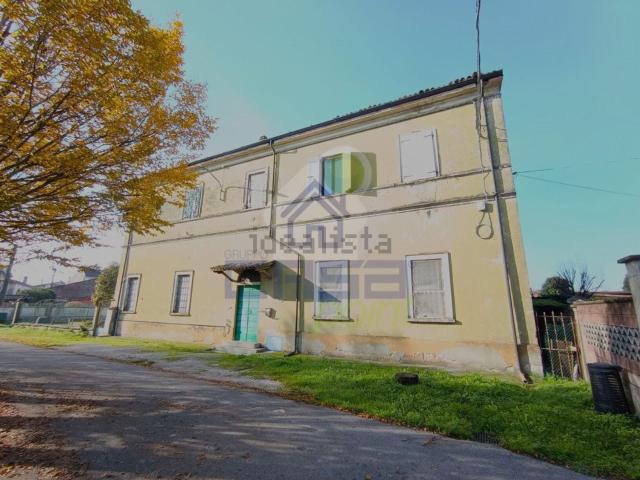 Villa in vendita di 470 m² in Via Centro Isola
