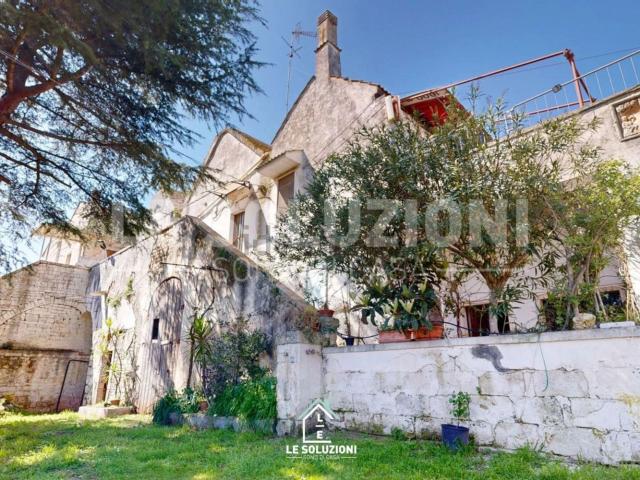 Villa in vendita di 410 m² in Strada Comunale Regio, 20