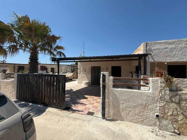 Villa in vendita di 58 m² in Lungomare Torre Sibiliana