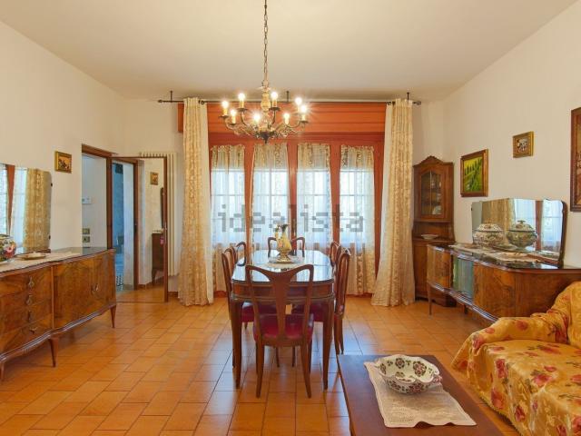 Villetta bifamiliare in vendita di 505 m² in Via Fonte San Flaviano, 9