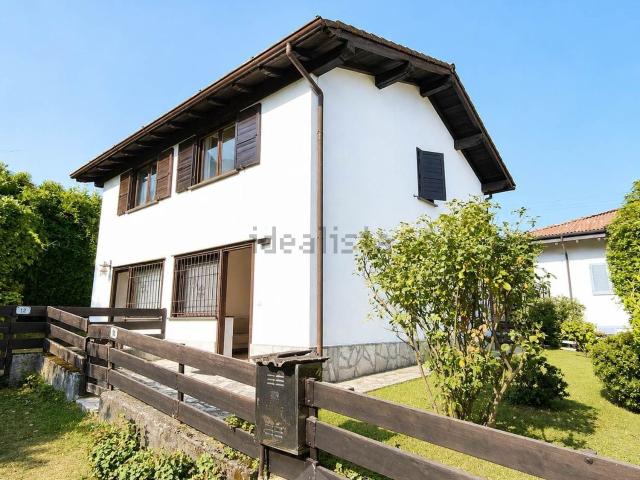 Villa in vendita di 66 m² in Via Bonella, 10