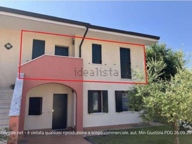 Villa in vendita di 74 m² in Via E. Girelli, 23