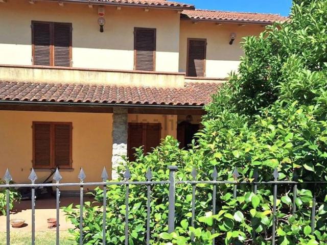 Villa in vendita di 776 m² in Via di Montevarchi, 14