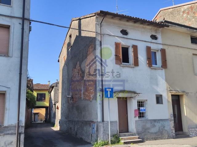 Villa in vendita di 90 m² in Via G. Garibaldi