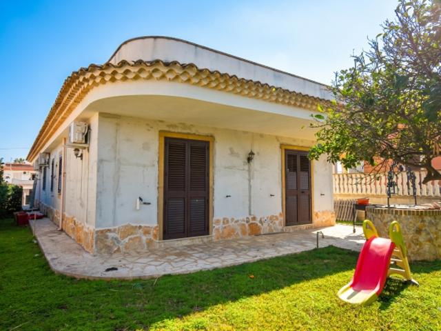 Villa in vendita in Contrada Zuccara s.n.c Centro Lungomare, Avola
