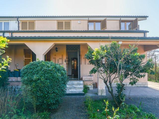 Villa in vendita in via via padre vitale 71, Roma