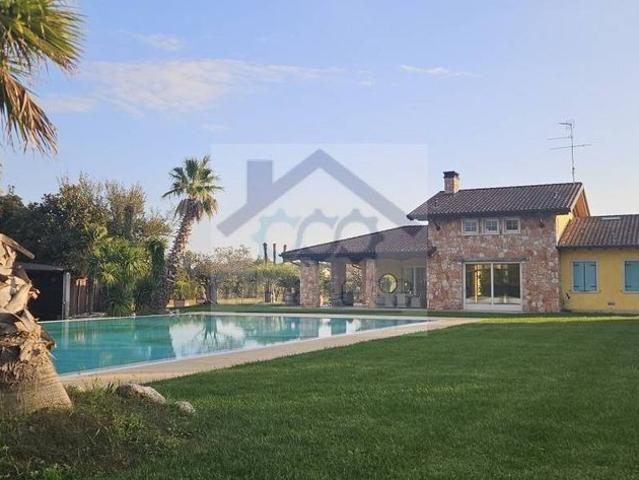 Villa in vendita Località Sgarbella, Bussolengo, Verona, Veneto
