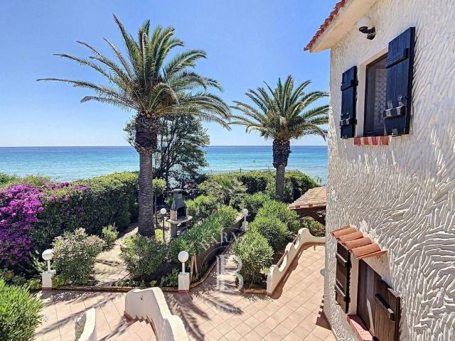 Villa in vendita Pula, Sardegna