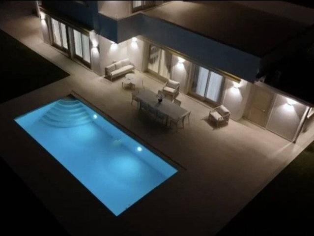 Villa in vendita Pietrasanta, Toscana