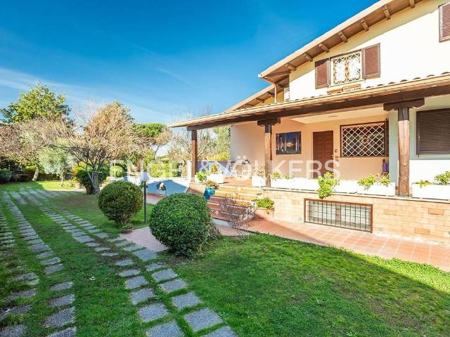 Villa in vendita Via Valerio Giacomini, Roma, Lazio