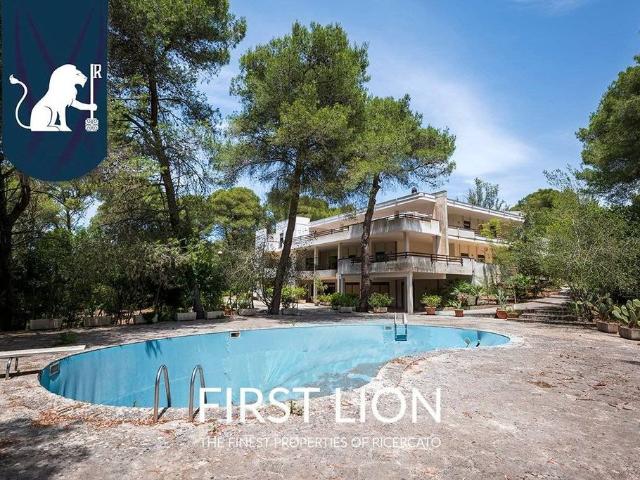 Villa di 1500 mq in vendita Via Vecchia Carmiano, Lecce, Puglia