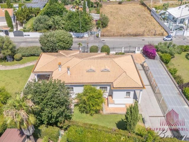 Villa in vendita Via Zenone di Elea, Roma, Lazio
